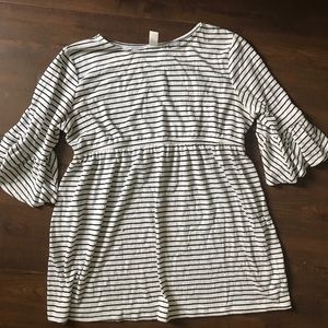 Old navy maternity- M